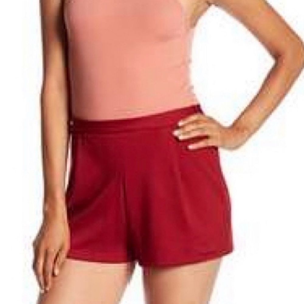 June & Hudson High Waisted Pleated Shorts